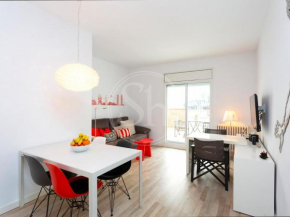 Apartamento con terraza junto a Paseo de Gracia